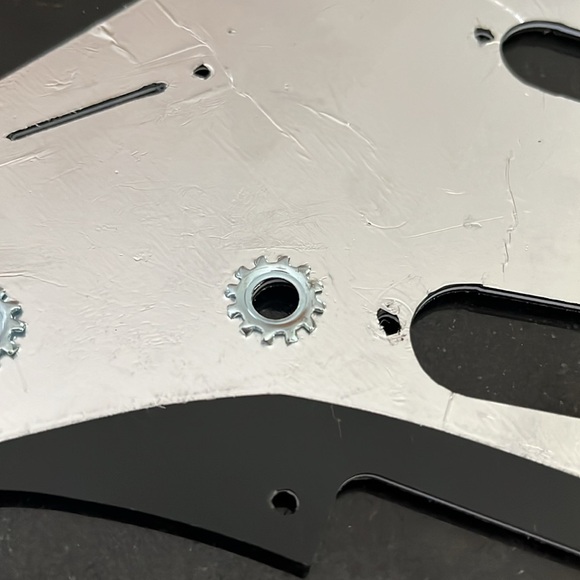 Stratocaster pickguard black brand new with shrink wrap on it to protect 3 layer - Picture 5 of 7